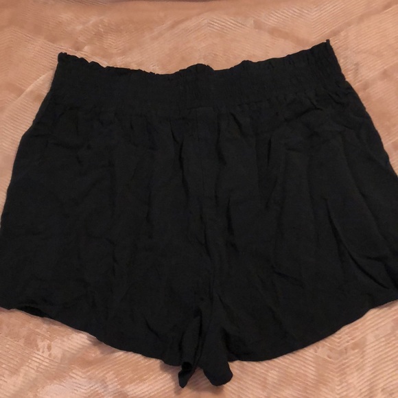 Express Extreme High Rise Short - Picture 2 of 3